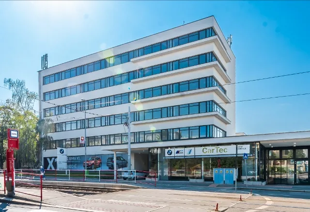 PRŮBĚŽNÁ 76