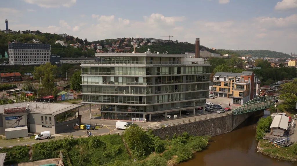 RIVER BUSINESS CENTRE